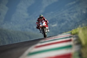 华体会登录-CBA赛场燃起中国力量的火焰，cba联赛如火如荼,随着比赛场次的密集